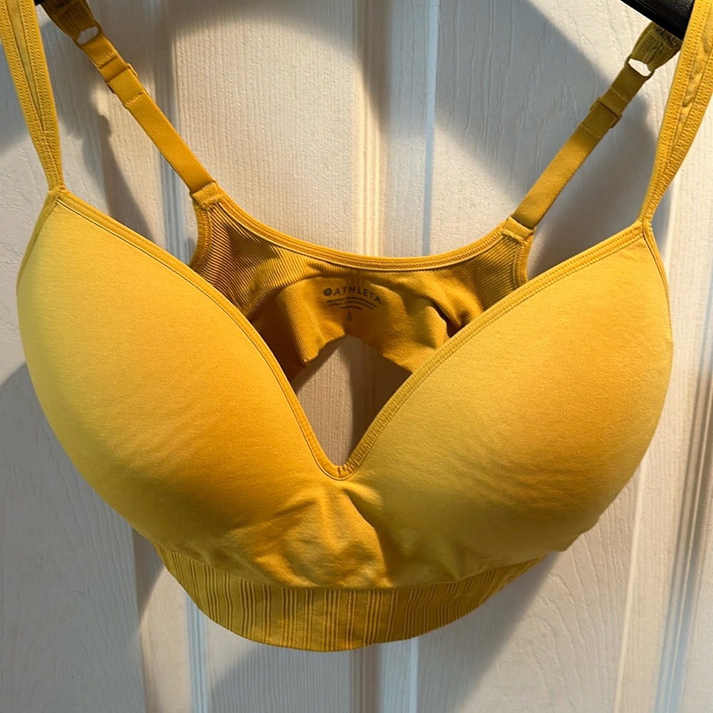 Athleta Sports bra size Large excellent condition Mustard color